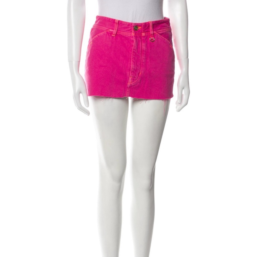 Beautiful hot pink mini Jacquemus skirt.
